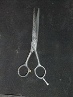 Ciseaux de coiffure professionnels MACLURA en acier inoxydable 4Cr13 pour droitiers, choix des barbiers, vis réglable dorée, poignée en caoutchouc