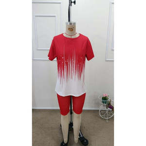 Ensemble deux pièces pour femme, chemisier scuba à manches courtes et col rond à motifs et leggings, 36005 - Rouge - Product Image 4