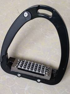 Estribo de Seguridad Antideslizante de Último Diseño 2026, Ligero, de Acero Inoxidable de Alta Calidad, Accesorios para Silla de Montar - Product Image 1