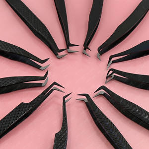 Pince à cils de haute qualité pour extensions de cils, à pointe en fibre à 90 degrés, avec poignée ergonomique antidérapante, pour volume russe - Product Image 2