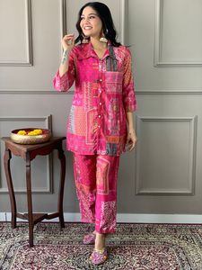 ชุดสายพิเศษยาวถึงข้อเท้าสำหรับงานแต่งงานพร้อมโบว์ผ้าพันคอสำหรับงานปาร์ตี้และพิธี haldi หนึ่งชุด - Product Image 6