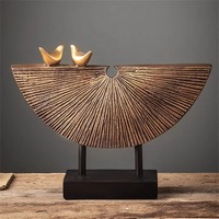 Sculpture en métal de cheval de haute qualité Ornement de table artistique artisanal Pièce maîtresse accrocheuse pour les espaces élégants
