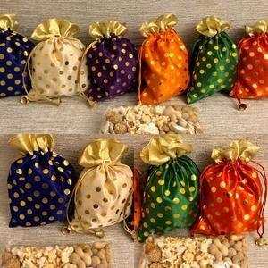 กระเป๋า polki dot potli, งานแต่งงานอินเดียโปรดปราน, ถุงของขวัญ haldi mehendi Sangeet, ของที่ระลึกงานปาร์ตี้, ของขวัญเพื่อนเจ้าสาว, ของขวัญสำหรับแขก, - Product Image 3