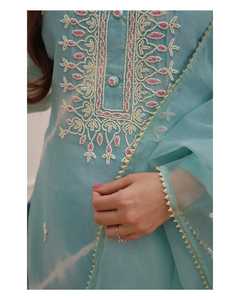 ชุดสูทผ้าไหมสีฟ้า leheriya ตกแต่งด้วยกางเกงเข้าคู่ปักมือมุกและผ้าไหมแก้วมุกใส่ทำงาน - Product Image 6