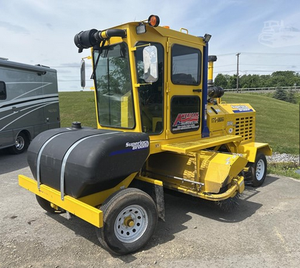 Caída de precios para 2025 SUPERIORS BROOM DT74J barredoras/equipo de escoba maquinaria de ingeniería y construcción para la venta - Product Image 4