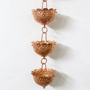 Cadena de lluvia de cobre puro Natural del fabricante Tazas de metal para jardín al aire libre Estilo de diseño floral para uso en piscina Patio de flores - Product Image 5