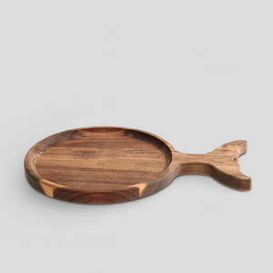 Tabla de quesos de madera con forma de pez para servir queso y pizza Plato de aperitivos de madera maciza del mejor productor - Product Image 2