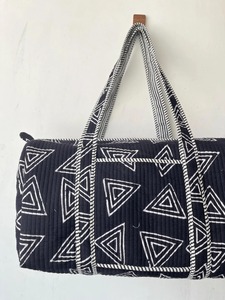 100% Coton Kantha Matelassé Boho Safari Weekender Luxe Sport Grande Capacité Durable Duffle Bag (Zip) - Product Image 2