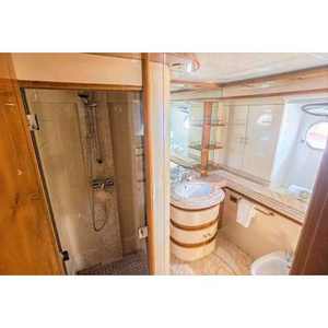 Yacht de luxe Astondoa 95 GLX d'occasion avec flybridge, 3 moteurs de 1,479 CV, Espagne - Product Image 2