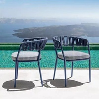 Ensemble bistrot 4 chaises, table et chaises de jardin, patio extérieur