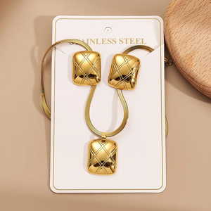 Conjunto de joyería de estilo de vacaciones informal moderno para mujer con diseño rectangular cuadrado de acero inoxidable chapado en oro acabado de cadena de serpiente - Product Image 3