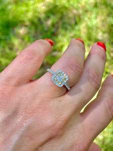 แหวนเพชรโมอิสซาไนต์ทรงเรเดียนท์คัท น้ำหนัก 0.51 กะรัต สีเหลืองเข้มแฟนซี สำหรับผู้หญิง ของขวัญ แหวนแบบวงแหวนประดับเพชร ทองคำขาว 14K เครื่องประดับคลาสสิก - Product Image 3