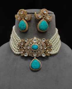 Ensemble collier et boucles d'oreilles en or mat plaqué or Polki Kundan, bijoux élégants pour les mariages et les célébrations d'anniversaire - Product Image 1
