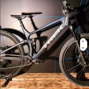 Vélo de montagne électrique Trek Rail 9.8 Gen 3 2026, 12 vitesses, acier carbone, moteur avant sans balais, 24V, frein à disque 26 pouces - Product Image 1