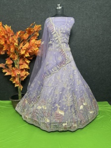 Ensemble Lehenga Choli de qualité supérieure orné d'un filet de broderie à paillettes Zari lourd Dupatta jupe chemisier pour fête et mariage - Product Image 4