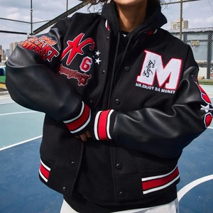 Veste de baseball personnalisée LAYENNE, style varsity, haute qualité, taille XL, manches en cuir pour hommes et femmes, avec broderie en chenille - Product Image 3