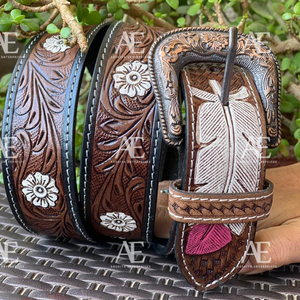 Ceintures en cuir de vachette unisexes élégantes de style occidental, taillées à la main, en acier à haute teneur en laiton, design de cowboy vintage à la mode personnalisé - Product Image 1