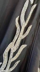 Vêtements musulmans traditionnels islamiques élégants et modestes pour femmes vêtements de fête brodés à la main style abaya caftan formel de Dubaï - Product Image 2