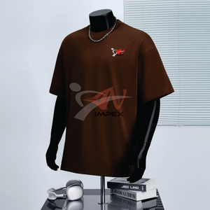 เสื้อยืดคอกลมทรงหลวมผ้าฝ้าย 300 กรัม สำหรับผู้ชาย แฟชั่นสั่งทำ สีดำและสีขาวล้วน แขนสั้น พิมพ์ลายดิจิทัลบนผ้าเจอร์ซีย์ - Product Image 4