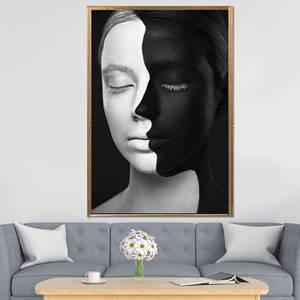 Art moderne noir et blanc représentant une femme : Toile imprimée, encadrée de dorure - Product Image 1
