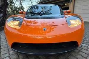 Tesla Roadster Sport Plus 2010 Usado en Buen Estado, Sin Accidentes, Volante a la Izquierda/Derecha - Product Image 4