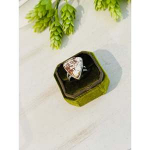 Bague artisanale bohème du Sud-Ouest avec cheval sauvage et argent sterling, pierre naturelle taillée, taille 10, pour usage quotidien - Product Image 4