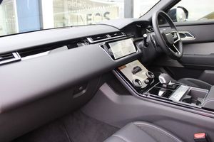 Range Rover Velar 2022 Super Propre, SUV Turbo Automatique en Cuir Noir, Essence, R20, Conduite à Droite (RHD) avec Caméra 360°, Disponible à la Vente - Product Image 3