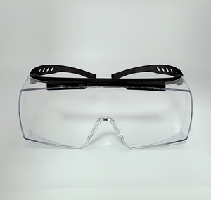 Gafas deportivas recién llegadas con montura de nailon y patillas de PC, diseño envolvente extra ancho para mayor seguridad - Product Image 1