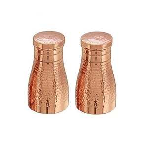 Bouteille d'eau en cuivre pur finition antique avec un style vintage pour une hydratation élégante parfaite pour la cuisine, le bureau et les voyages - Product Image 1