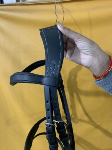 Licol de bride professionnel personnalisable Accessoires en cuir personnalisés pour l'équitation Produit en vrac Bride de cheval en cuir - Product Image 3