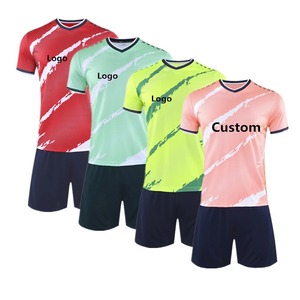 Conjunto de camiseta de fútbol azul retro personalizado para adultos y niños Kit de uniformes de equipo de fútbol de hombres en blanco que incluye pantalones cortos diseños sublimados - Product Image 2