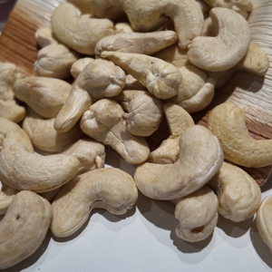 Nueces de Anacardo Frescas al por Mayor, Grado W240, Certificadas Orgánicas por USDA/UE, Directamente de Vietnam - Product Image 1