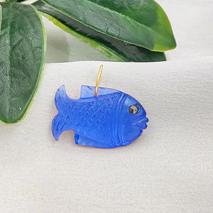 Breloques en forme de poisson en quartz saphir faites à la main, pendentif en quartz saphir, fabrication de bijoux, boucle en argent plaqué or, vente en gros de breloques - Product Image 1