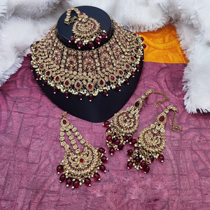 Conjunto de Gargantilla con Cuentas Chapadas en Oro de Diseño, con Cristales Austríacos de Primera Calidad, una Pieza Impresionante para Fiestas - Product Image 1