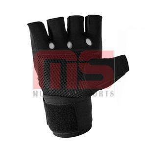 Gants de boxe avec mitaines rembourrées en gel Gants intérieurs demi-doigt avec logo personnalisé pour entraînement de fitness unisexe - Product Image 5