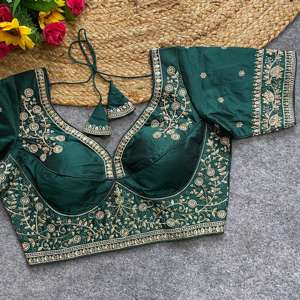 เสื้อเบลาส์มี Jari สีโรสโกลด์เส้นด้ายและเสื้อคอวีทำมือเปิดด้านหลังด้วยลวดลายคาโตริที่เป็นเอกลักษณ์ - Product Image 4