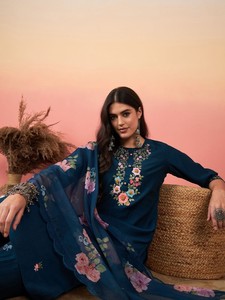 Tunique de créateur élégante classique pure Chanderi Dupatta avec pantalon Kurti brodé pour tenue de soirée régulière à vendre - Product Image 3