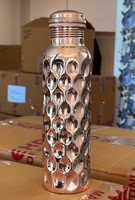 Bouteille d'eau indienne en cuivre pur faite à la main Avantages pour la santé ayurvédique Conception étanche Verres en cuivre écologiques et durables