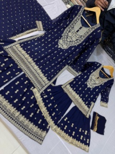 Camisa de tela de gasa para madre e hija de Ssumaira, trabajo hecho a mano en camisa y Gharara Dupatta, bordado pesado de gasa - Product Image 2