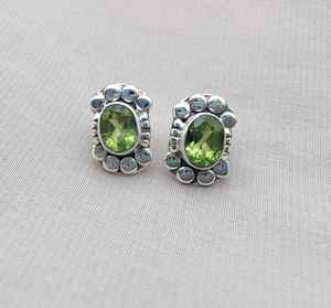 Boucles d'oreilles clous en argent sterling 925 plaqué or avec péridot |   Pierre précieuse verte naturelle, cadeau d'anniversaire fait main pour femmes - Product Image 5