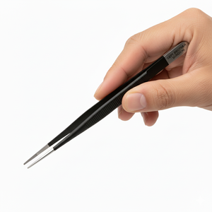 Pinces chirurgicales en acier inoxydable revêtu de noir, outil de qualité médicale - Product Image 1