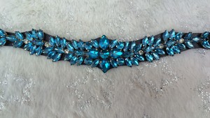 Fronture de cheval artisanale en cristal bleu, ornée de strass de luxe, pour le dressage équestre - Product Image 2