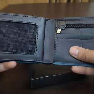Cartera Bifold de Cuero Premium en Dos Tonos Azul Oscuro y Azul Verde Azulado para Hombre con Múltiples Ranuras para Tarjetas, Ventana para Identificación y Bolsillo con Cremallera para Monedas - Product Image 2