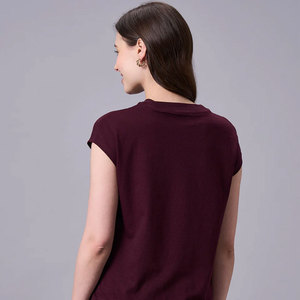 T-shirt en coton pur pour femmes, conçu pour une texture douce, un confort supérieur et un style simple au quotidien - Product Image 3