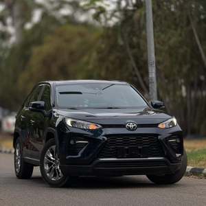 TO-YO-TAA RAV4 2023 PROPRE ET EN PARFAIT ÉTAT - Product Image 1