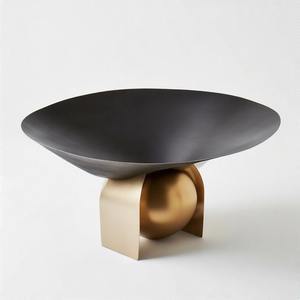 VelvetCrown Servir Plato Par Imperial Opulence Regal Chapado en oro Cuenco para servir hecho a mano con adornos Royal Crest - Product Image 3