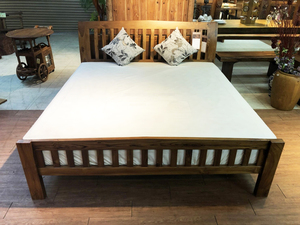 เตียงไม้สักขนาดคิงไซส์ทันสมัยและสะดวกสบายพร้อมแผงไม้เนื้อแข็งดีไซน์สวย - Product Image 6