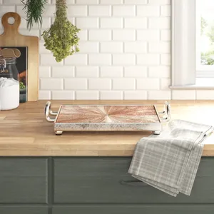 Bandeja de Bronce Pulido Hecha a Mano, Bandeja de Metal Hecha a Mano con Efecto Cobre para Exhibición de Mesa de Lujo, Bordes Tallados Ornamentales, Plateada y Segura - Product Image 2