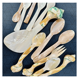 Cuchara de Nácar Hecha a Mano, Cuchara de Concha para Degustación de Postres y Parfaits, Vajilla de Boutique, Vietnam - Product Image 4