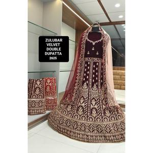 Venta de exportación de terciopelo Lehenga Choli ocasiones festivas con hilo dorado para Mujer Colección de ropa de FIESTA DE LA India - Product Image 2